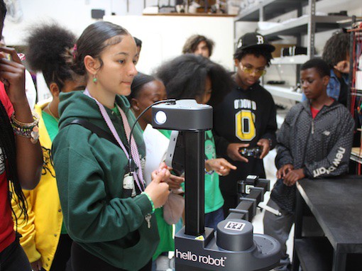 Students Tour Robotics Facility
